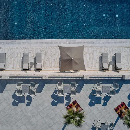 Hotel Quattro *